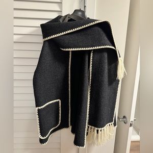 Toteme signature scarf coat.  Size 36.